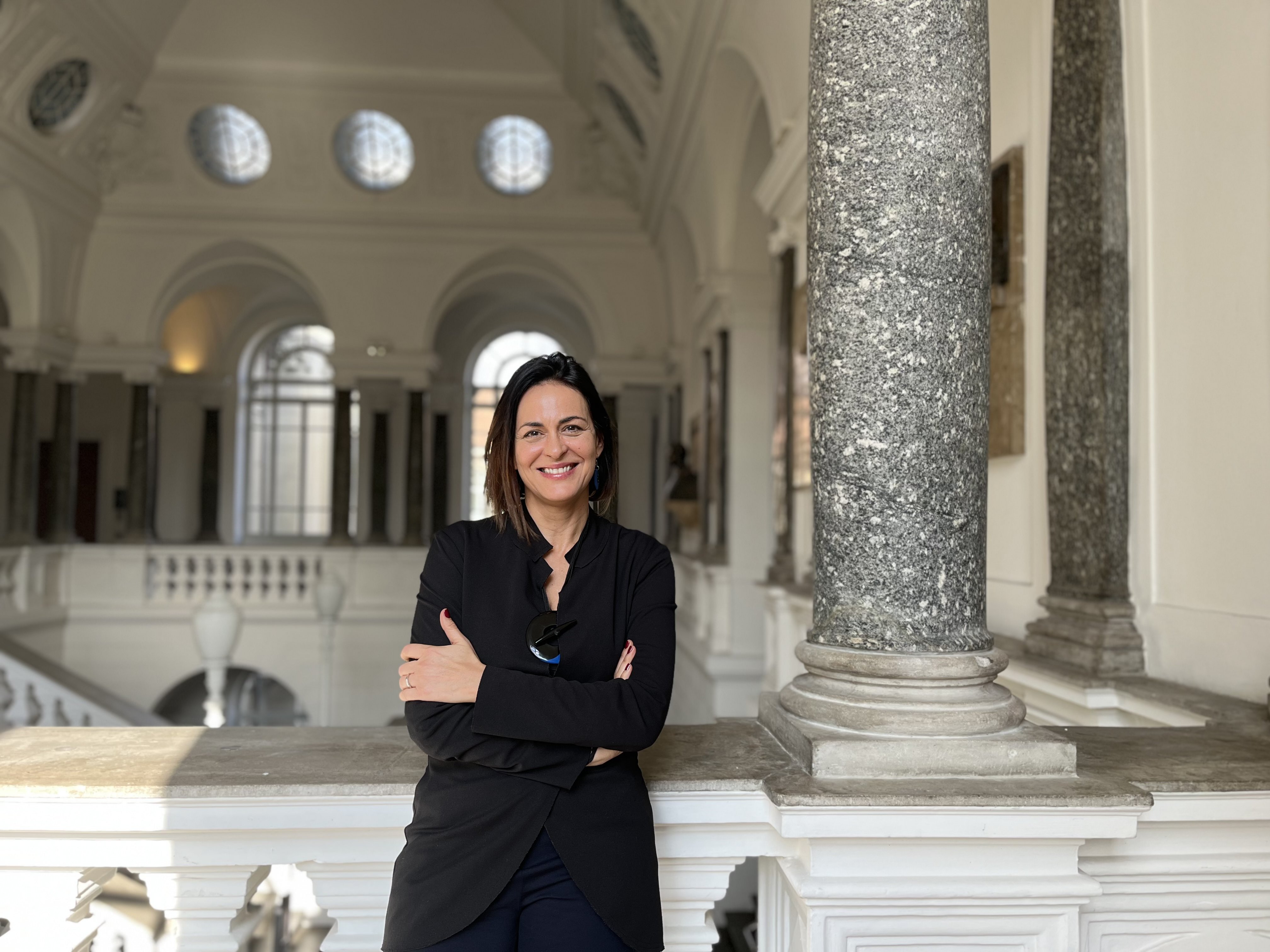 Cristina Giurastante, Responsabile del Servizio Promozione e Orientamento del Politecnico di Milano, ritratta all’interno dell’Ateneo.