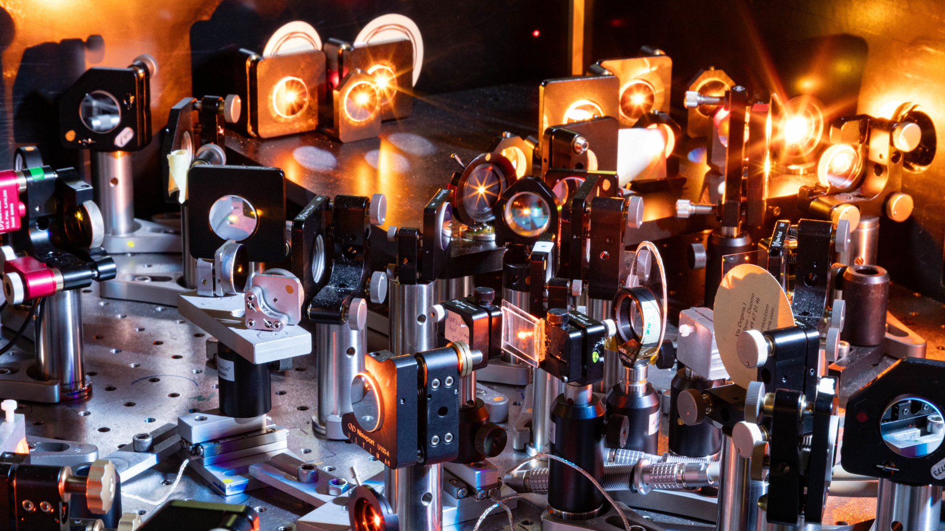 Laboratorio ex-ELYCHE - Attosecond Research Center - Dipartimento di Fisica.