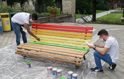 Rainbow bench inauguration (photo 2)